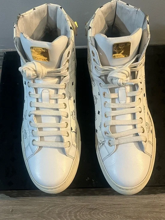 MCM Turnlock Style Classic Visetos High Top White with Gold Zippers - Picture 3 of 15